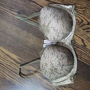 EUC Victoria's Secret bra